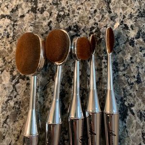 Set of 6 Makeup brushes